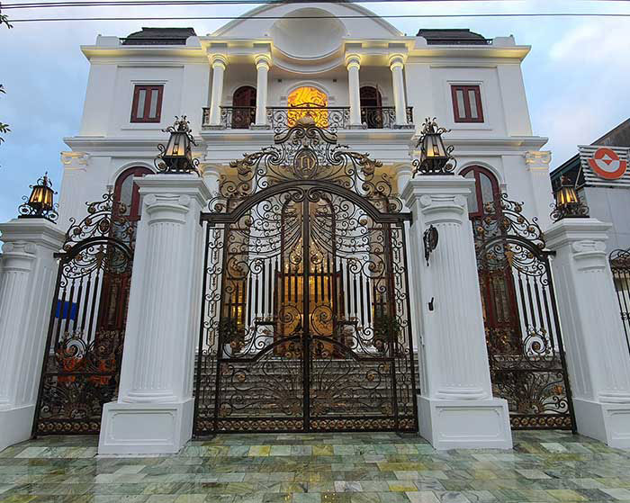 Thi công cổng sắt mỹ thuật đẹp giá rẻ tại TPHCM
