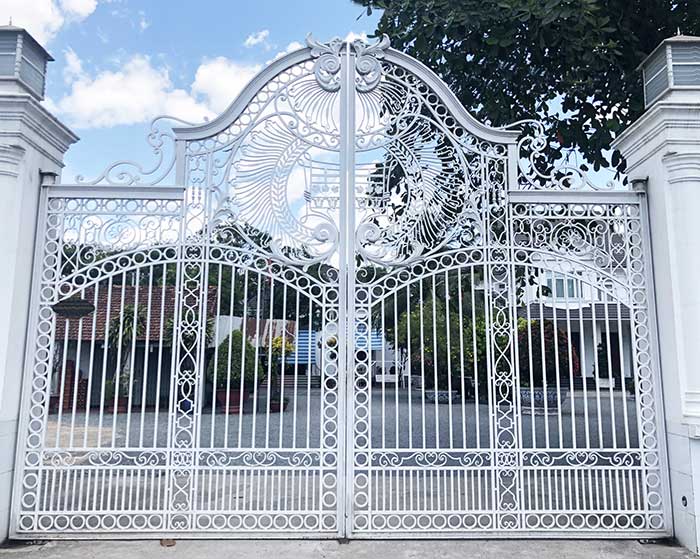 Thi công cổng sắt mỹ thuật đẹp giá rẻ tại Quận 1