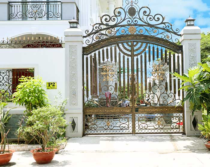 Thi công cổng sắt mỹ thuật đẹp giá rẻ tại Quận 7